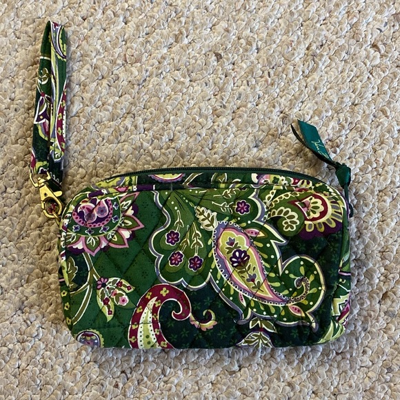 Vera Bradley Chelsea Green wristlet - Picture 3 of 11